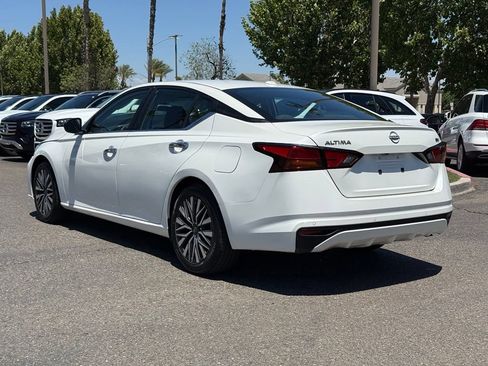 Used 2024 Nissan Altima 2.5 SV FWD image 6