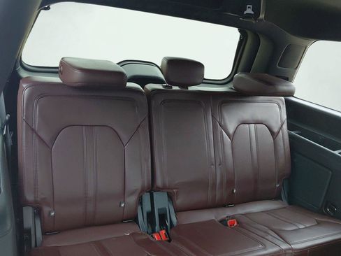 Used 2023 Ford Expedition Limited AWD/4WD image 18