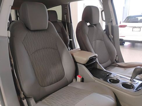 Used 2017 Chevrolet Traverse LT FWD image 81