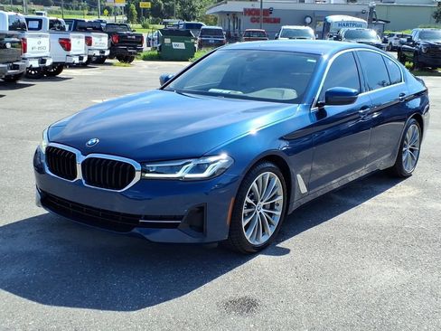 Used 2022 BMW 530i xDrive w/ Convenience Package AWD/4WD image 3