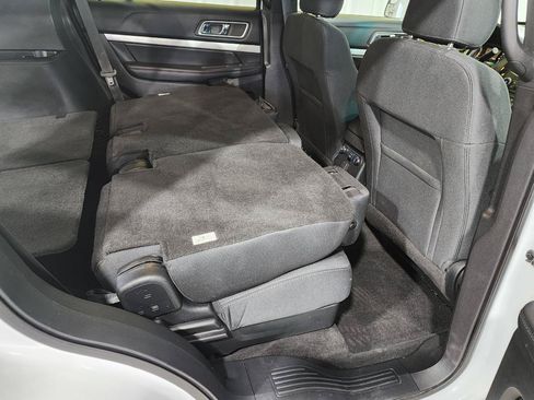 Used 2016 Ford Explorer XLT AWD/4WD image 37