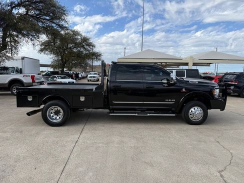 Used 2024 RAM 3500 Limited image 8