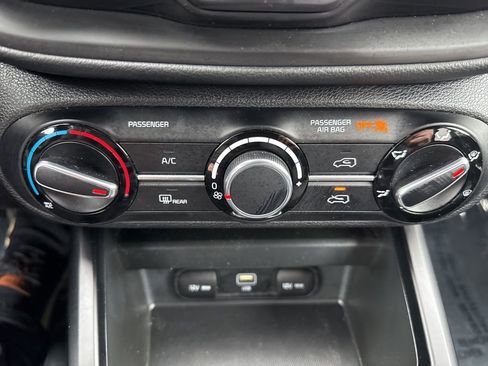 Used 2023 Kia Soul LX FWD image 25