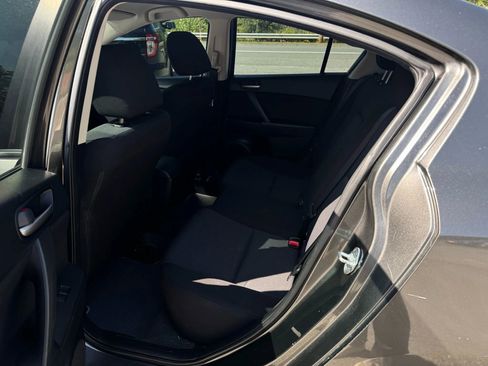 Used 2011 MAZDA MAZDA3 i Touring image 9