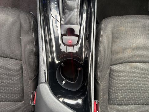 Used 2019 Toyota C-HR XLE image 31