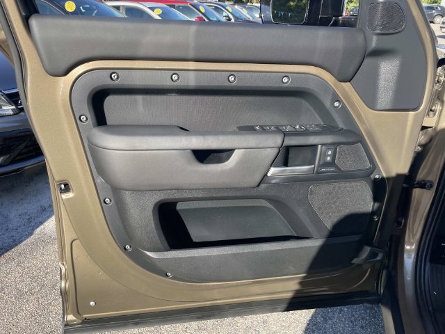 Used 2025 Land Rover Defender 110 S AWD/4WD image 18