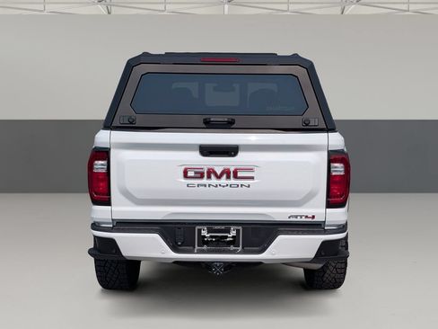 Used 2024 GMC Canyon AT4 w/ AT4 Premium Package AWD/4WD image 13