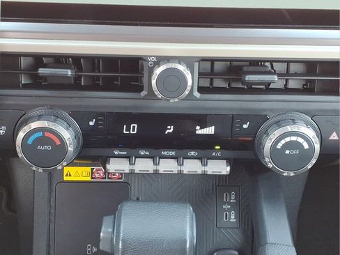 Used 2024 Toyota Tacoma TRD Sport w/ TRD Sport Upgrade Package image 21