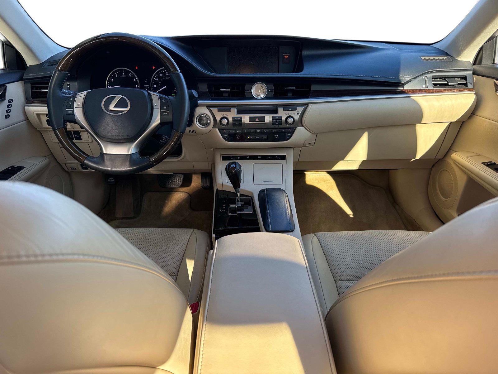 Used 2015 Lexus ES 350 w/ Luxury Package FWD image 14