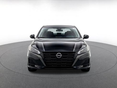 Used 2026 Nissan Altima 2.5 SV FWD image 2