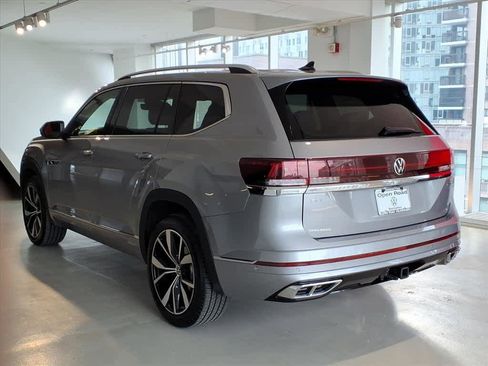 Used 2025 Volkswagen Atlas SEL Premium R-Line image 6