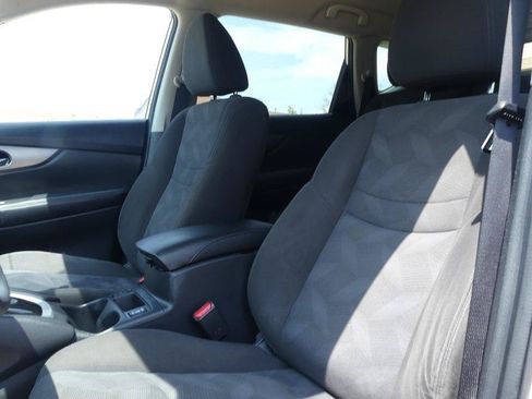 Used 2016 Nissan Rogue SV w/ SV Premium Package FWD image 13