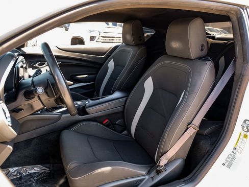 Used 2016 Chevrolet Camaro SS image 30