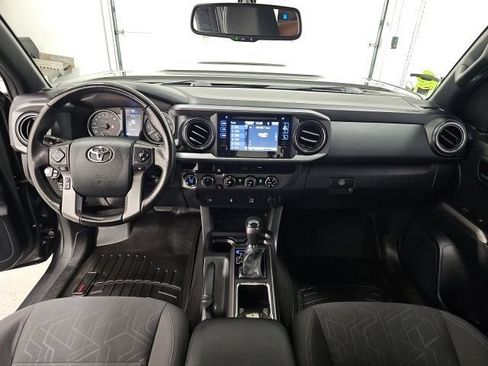 Used 2016 Toyota Tacoma TRD Sport w/ Towing Package AWD/4WD image 28