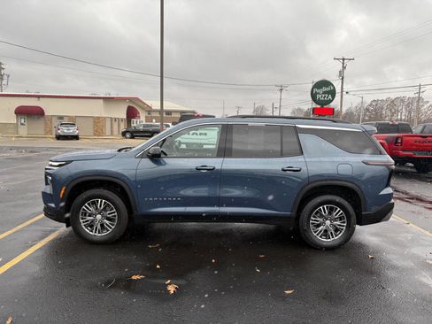 Used 2025 Chevrolet Traverse LT image 25