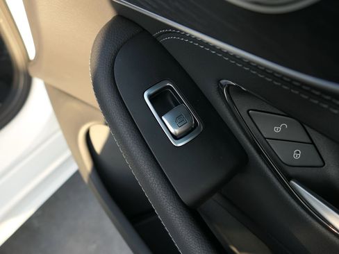 Used 2022 Mercedes-Benz C 300 Coupe image 23