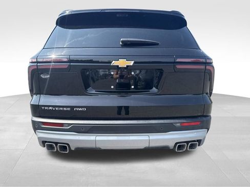 Used 2026 Chevrolet Traverse LT w/ Driver Confidence Package AWD/4WD image 7