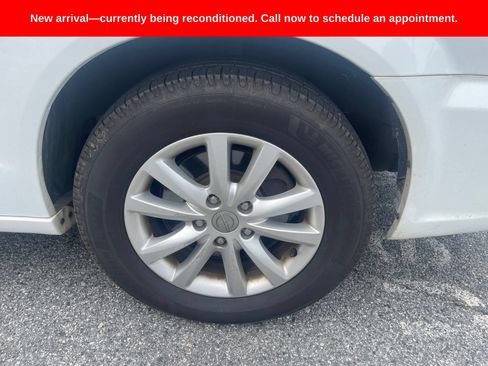 Used 2016 Chrysler Town & Country Limited Platinum FWD image 7