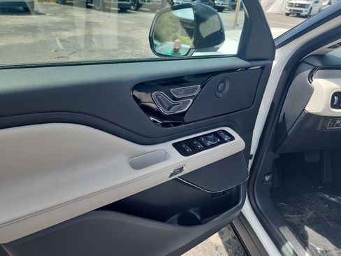 New 2026 Lincoln Aviator Reserve AWD/4WD image 13