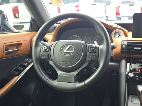 Used 2025 Lexus IS 350 F Sport RWD image 17