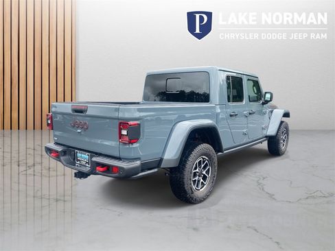 New 2025 Jeep Gladiator Rubicon image 9