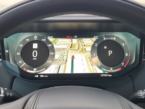 Used 2023 Land Rover Range Rover SE image 17