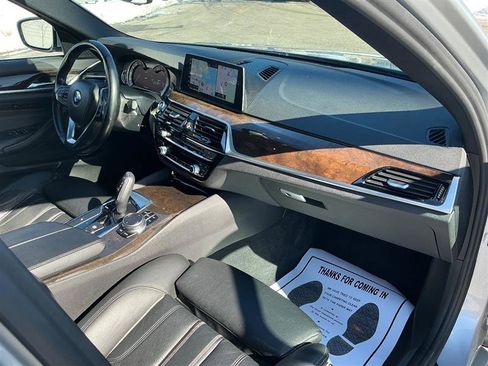 Used 2017 BMW 540i xDrive AWD/4WD image 30