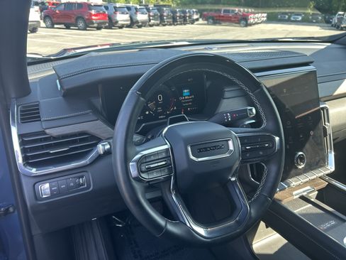 Used 2025 GMC Acadia Denali w/ Super Cruise Package AWD/4WD image 24