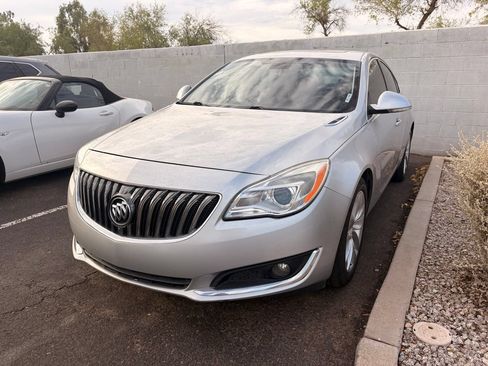 Used 2015 Buick Regal FWD image 2