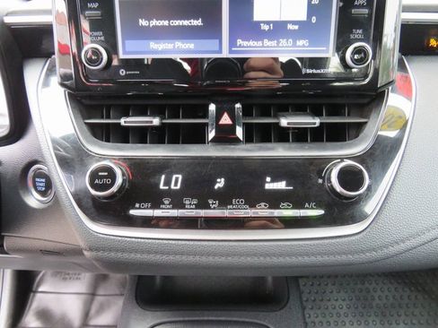 Used 2022 Toyota Corolla SE image 24