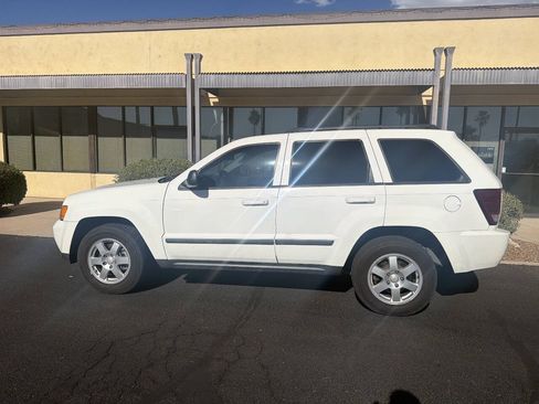 Used 2008 Jeep Grand Cherokee Laredo w/ Driver Convenience Group RWD image 15