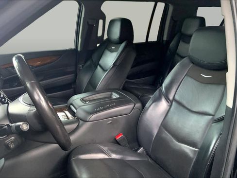 Used 2019 Cadillac Escalade ESV Premium Luxury w/ Escalade Sport Edition AWD/4WD image 8