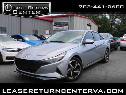 Used 2023 Hyundai Elantra SEL w/ Convenience Package FWD image 1