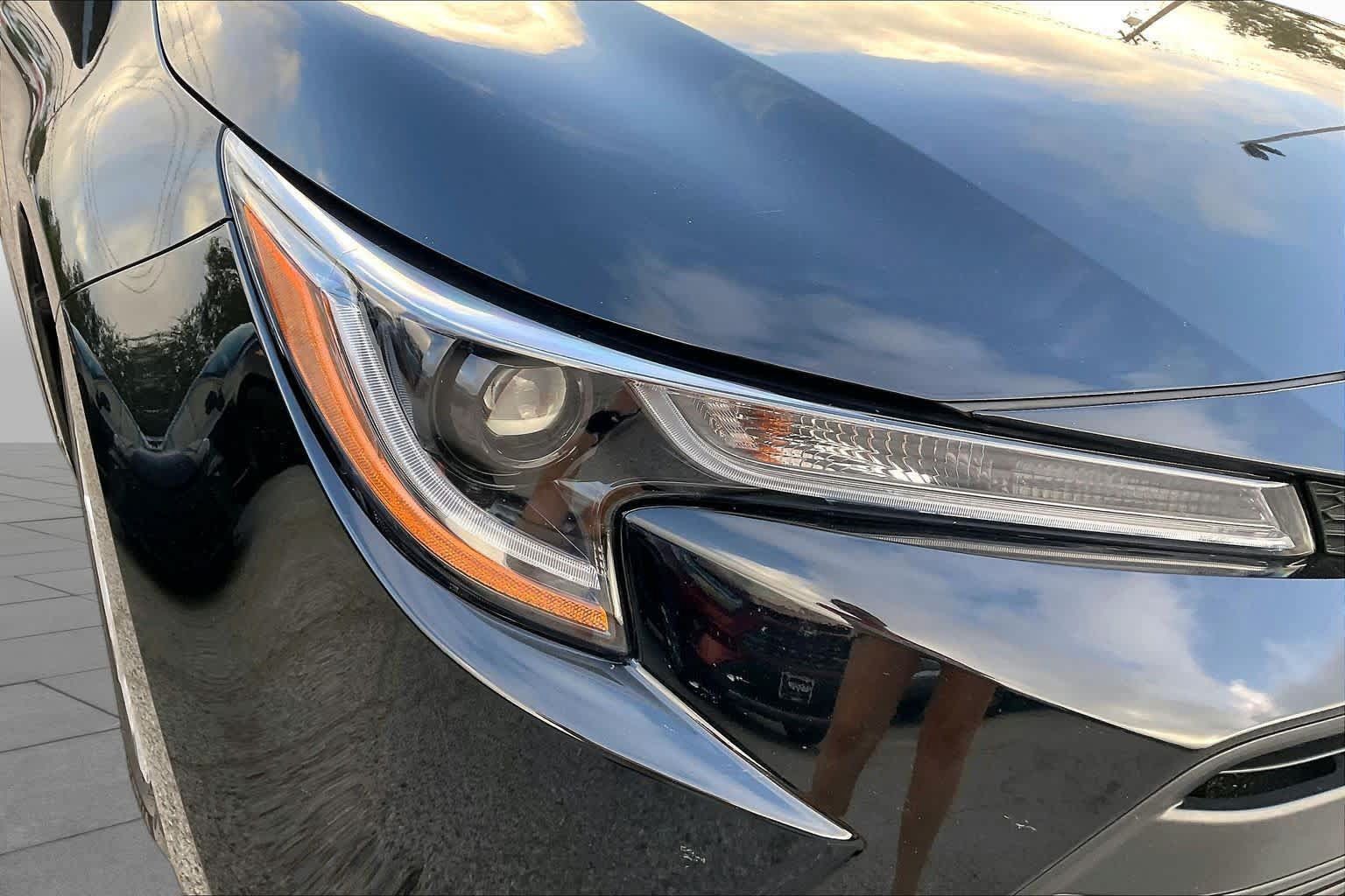 Used 2025 Toyota Corolla LE FWD image 27