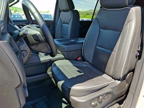 Certified 2024 Chevrolet Suburban Premier AWD/4WD image 15