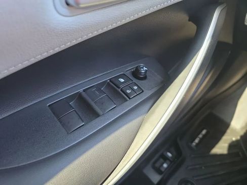 Used 2020 Toyota Corolla SE FWD image 24