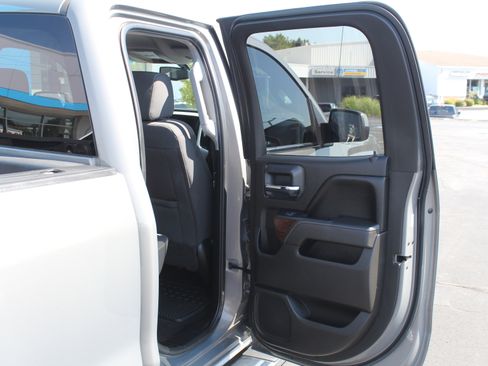 Used 2017 GMC Sierra 1500 SLE w/ SLE Value Package image 23