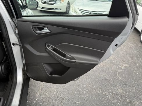 Used 2018 Ford Focus SE image 27