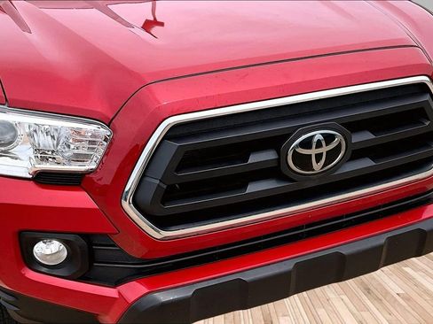 Used 2023 Toyota Tacoma SR5 w/ Technology Package AWD/4WD image 27