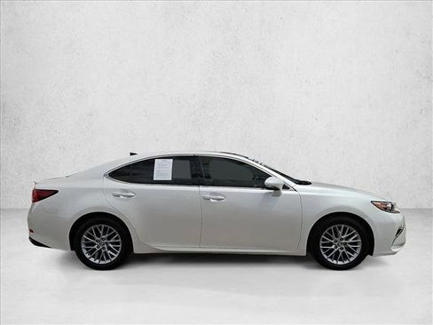 Used 2018 Lexus ES 350 w/ Navigation System Package FWD image 4