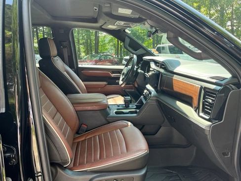 Used 2024 GMC Sierra 1500 Denali Ultimate AWD/4WD image 11