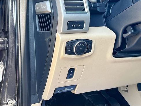 Used 2017 Ford F250 Lariat w/ Lariat Value Package AWD/4WD image 10