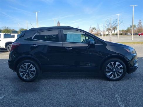 Used 2022 Buick Encore Preferred image 3