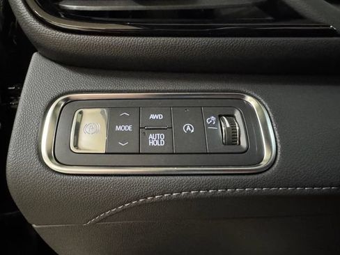 Used 2025 Buick Enclave Avenir w/ Trailering Package, 5000 lbs. AWD/4WD image 10