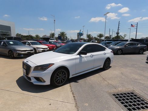Used 2018 Genesis G80 3.3T Sport RWD image 2