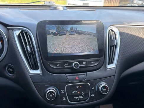 Used 2018 Chevrolet Malibu LT w/ Driver Confidence Package image 35