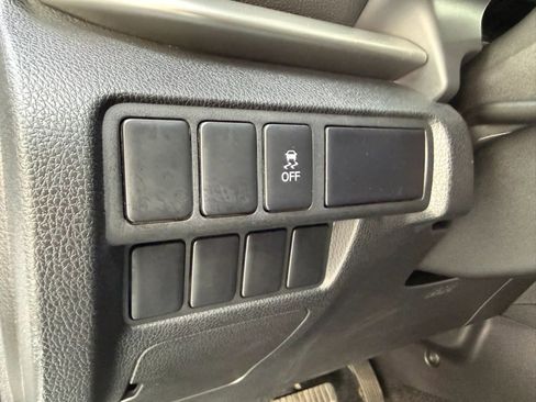 Used 2018 Mitsubishi Eclipse Cross LE AWD/4WD image 38