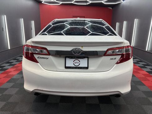 Used 2012 Toyota Camry XLE FWD image 5