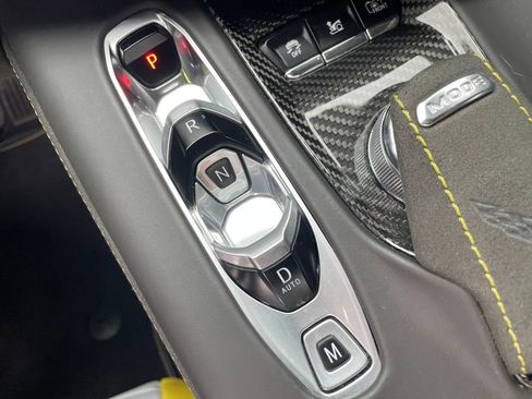 Used 2022 Chevrolet Corvette Stingray Premium Conv w/ Z51 Performance Package RWD image 15