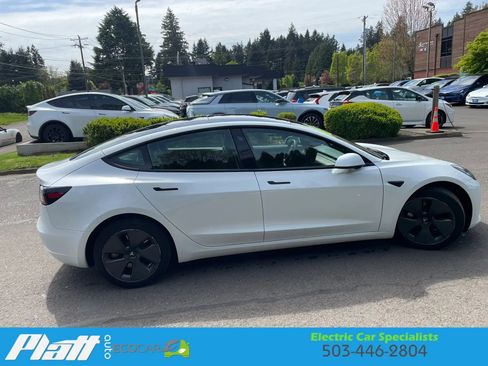 Used 2023 Tesla Model 3 Standard Range image 10